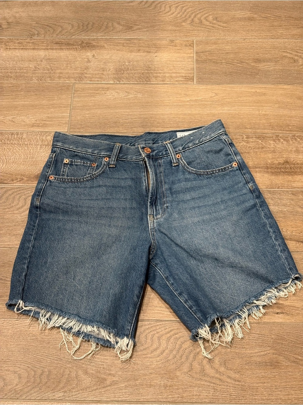 GAP 8” Loose Bermuda Mid Rise, size 27/4